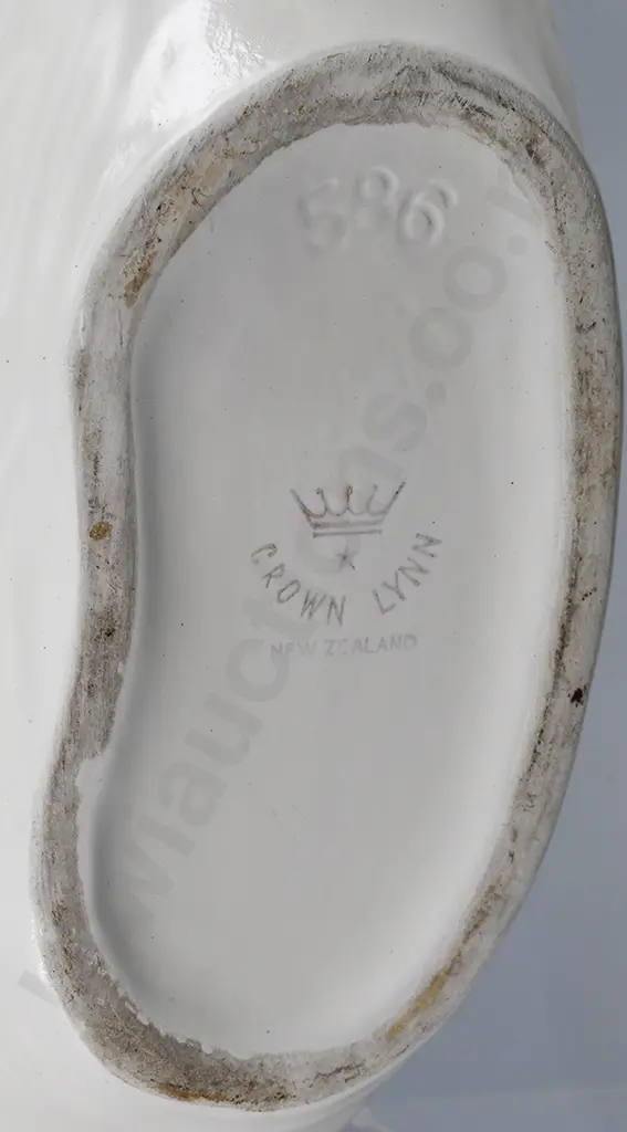 CROWN LYNN DRIFTWOOD VASE 586 Image 1++