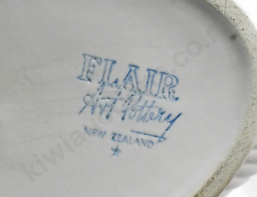 TITIAN JUG & FLAIR ART VASE Image 1++