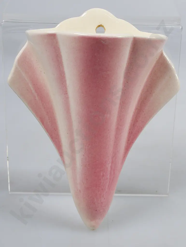 CROWN LYNN WALL POCKET PINK Image 1++