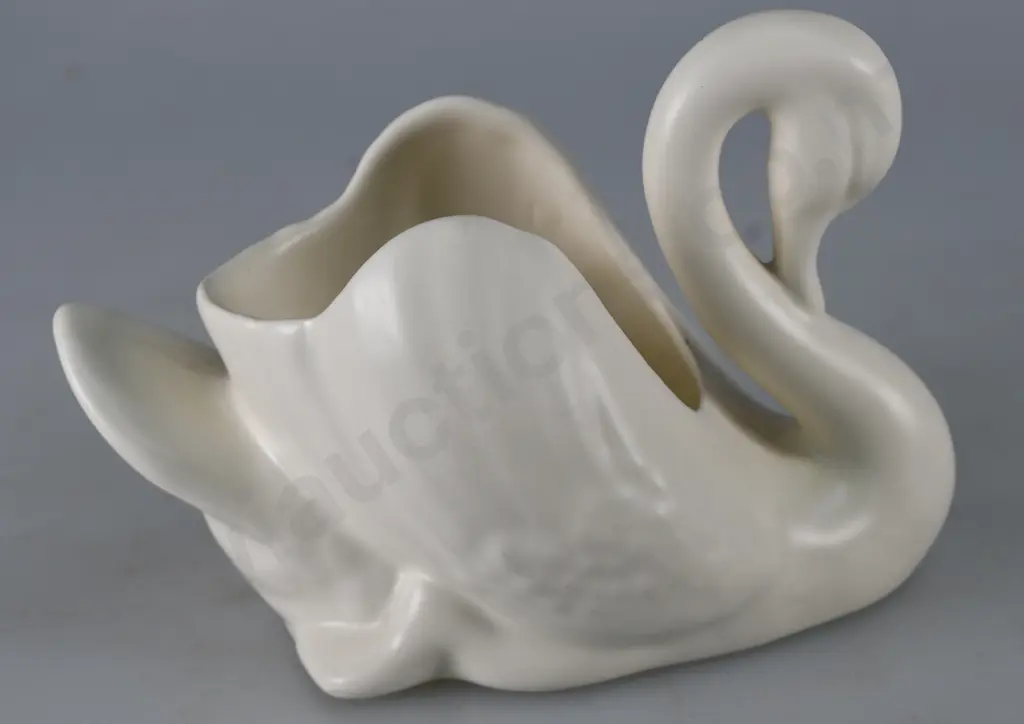 CROWN LYNN SMALL WHITE SWAN Image 1++