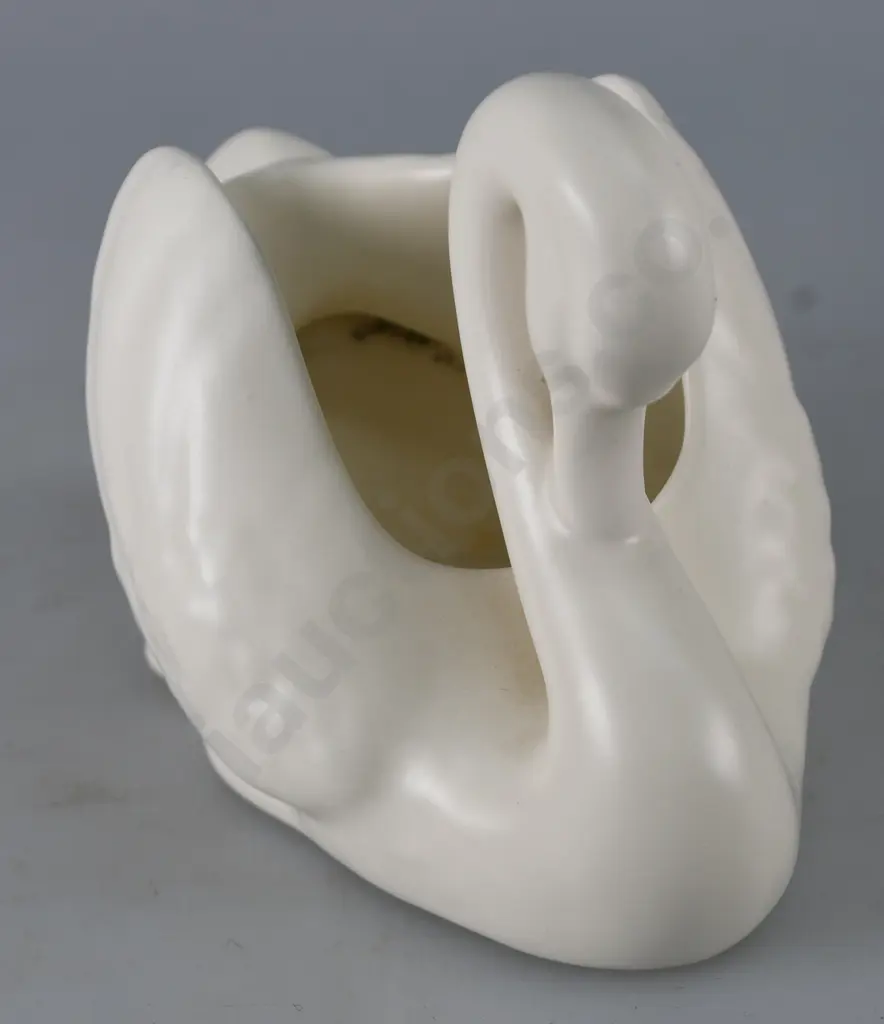 CROWN LYNN SMALL WHITE SWAN Image 1++