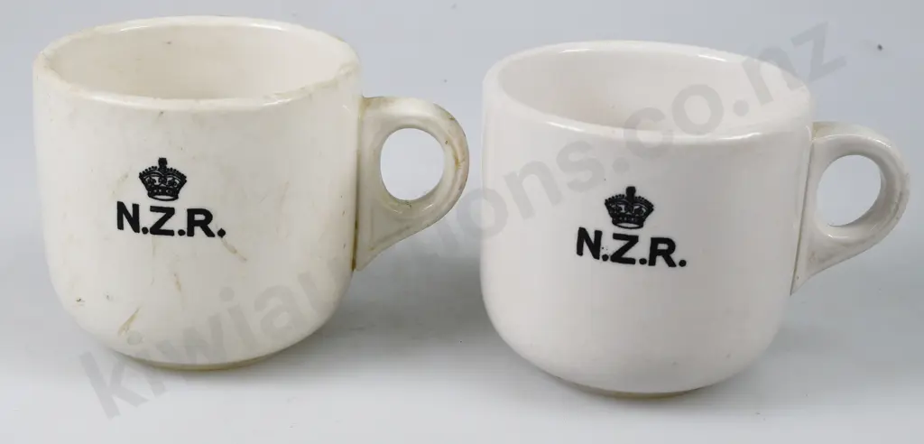 CROWN LYNN NEW ZEALAND RAILWAY CROCKERY Image 1++