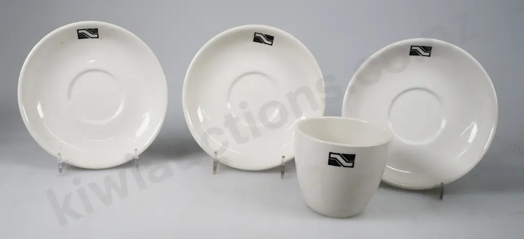 CROWN LYNN NEW ZEALAND RAILWAY CUP AND SAUCERS Image 1++