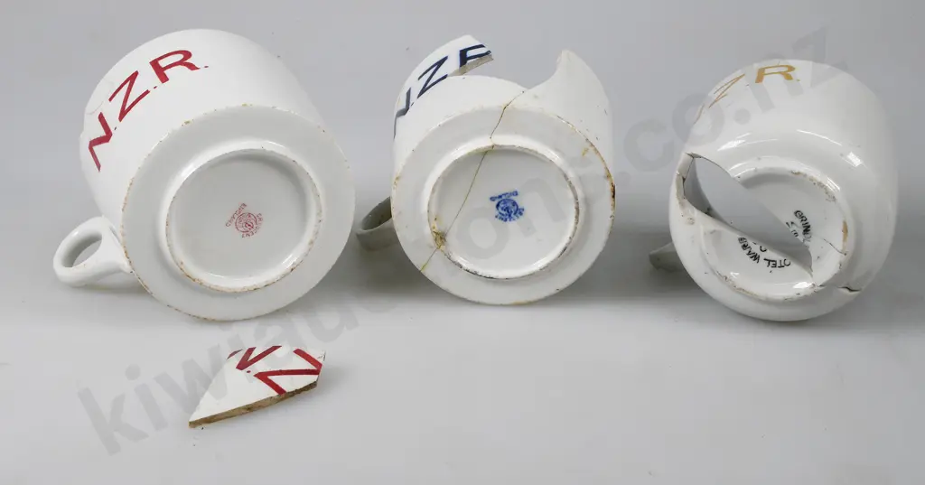 CROWN LYNN NEW ZEALAND RAILWAY CUPS Image 1++