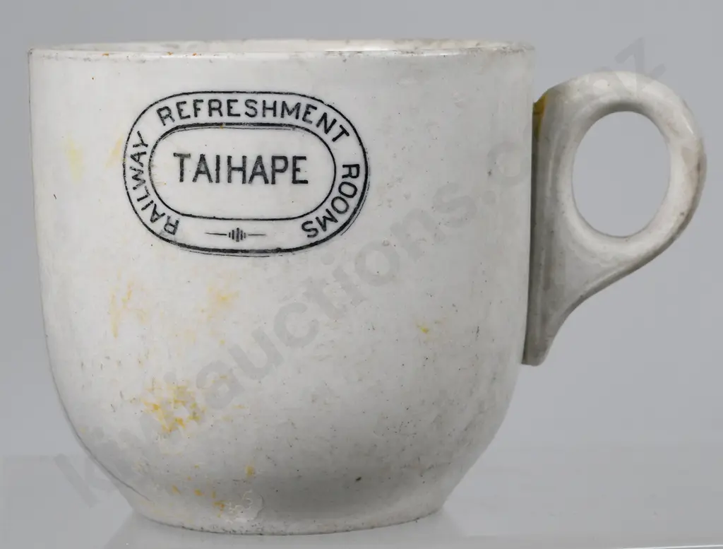 CROWN LYNN NEW ZEALAND RAILWAY CROCKERY Image 1++