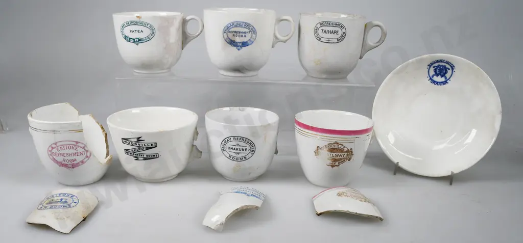 CROWN LYNN NEW ZEALAND RAILWAY CROCKERY Image 1++