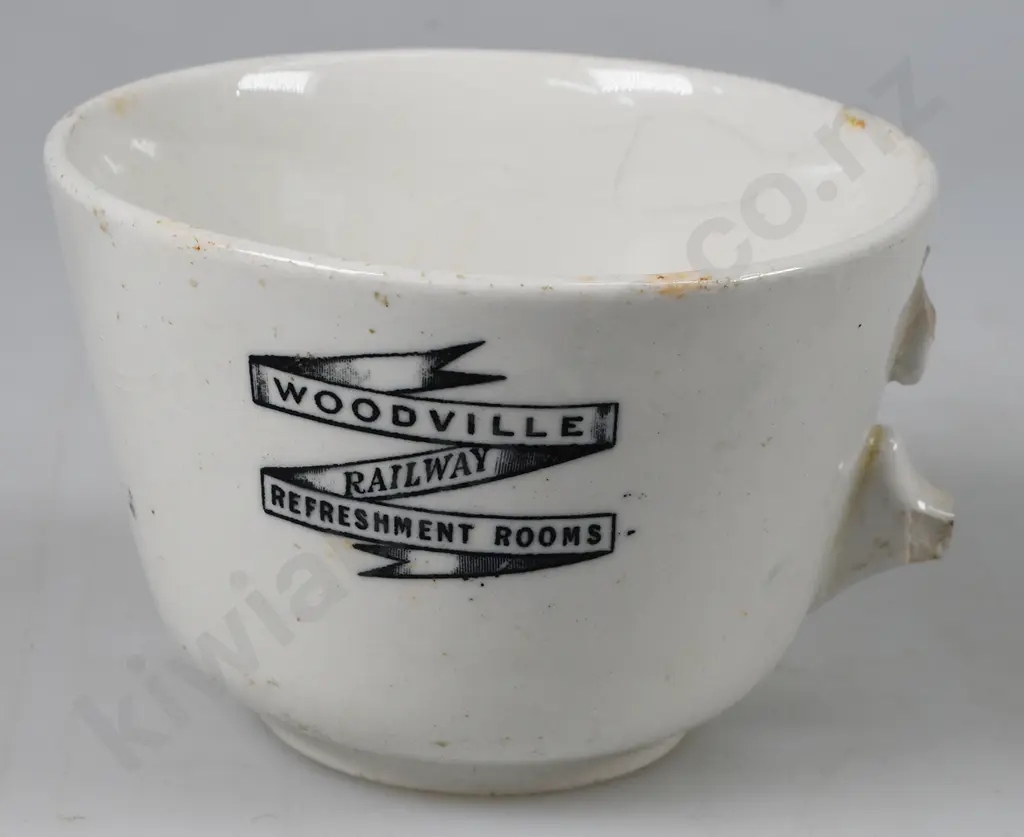 CROWN LYNN NEW ZEALAND RAILWAY CROCKERY Image 1++