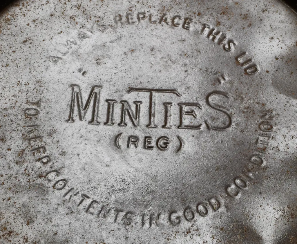 MINTIES UNIVERSAL SWEET TIN Image 1++