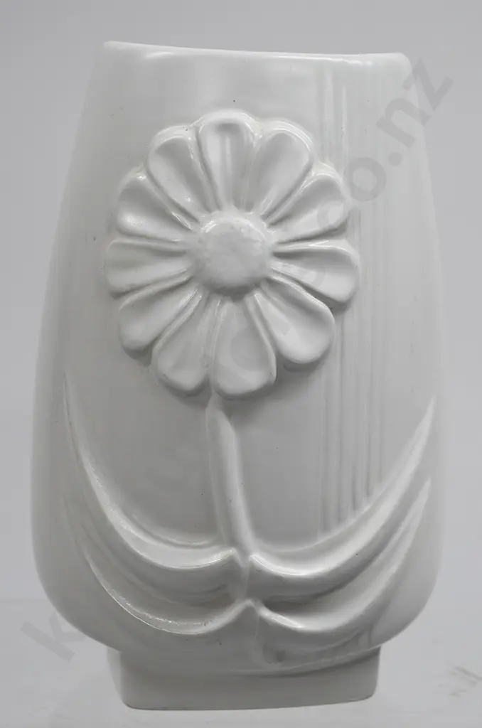 CROWN LYNN HEAVY DAISY VASE NUMBER 2093 Image 1++