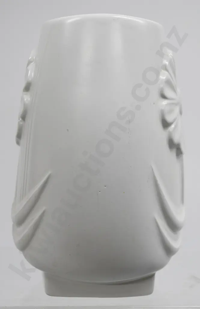 CROWN LYNN HEAVY DAISY VASE NUMBER 2093 Image 1++