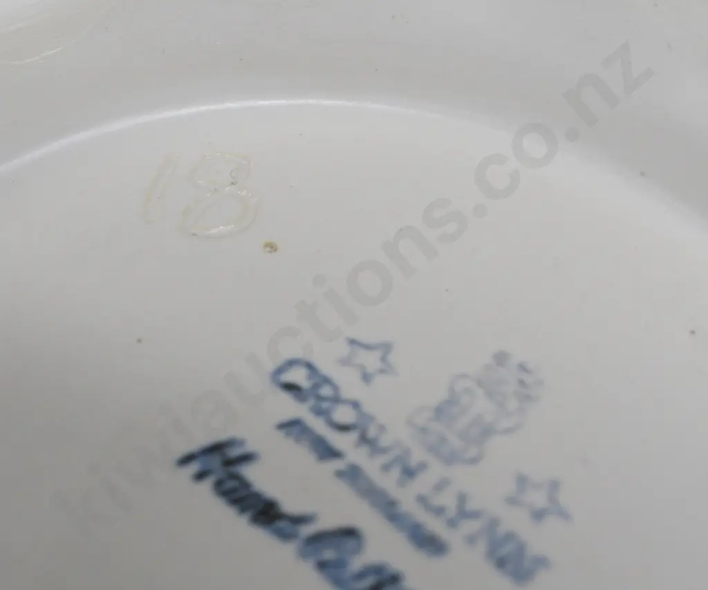 CROWN LYNN HAND POTTED VASE NUMBER 18 Image 1++