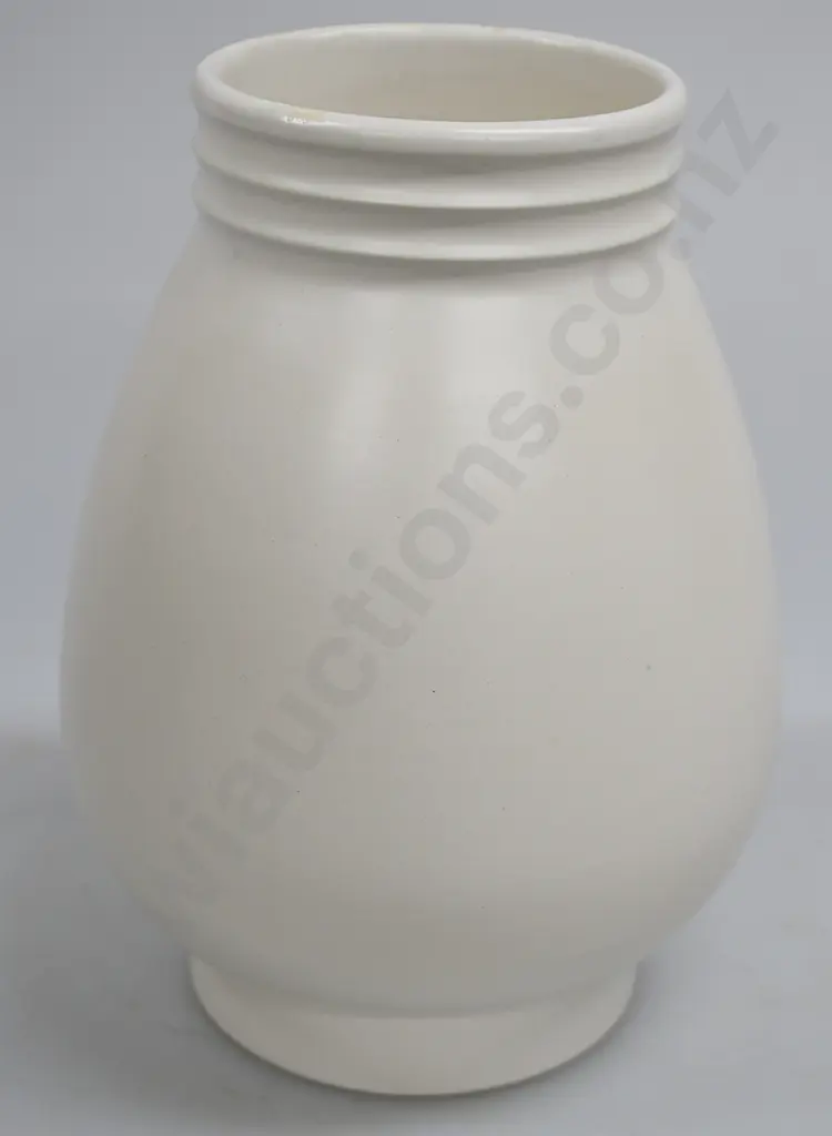 CROWN LYNN HAND POTTED VASE NUMBER 13 Image 1++