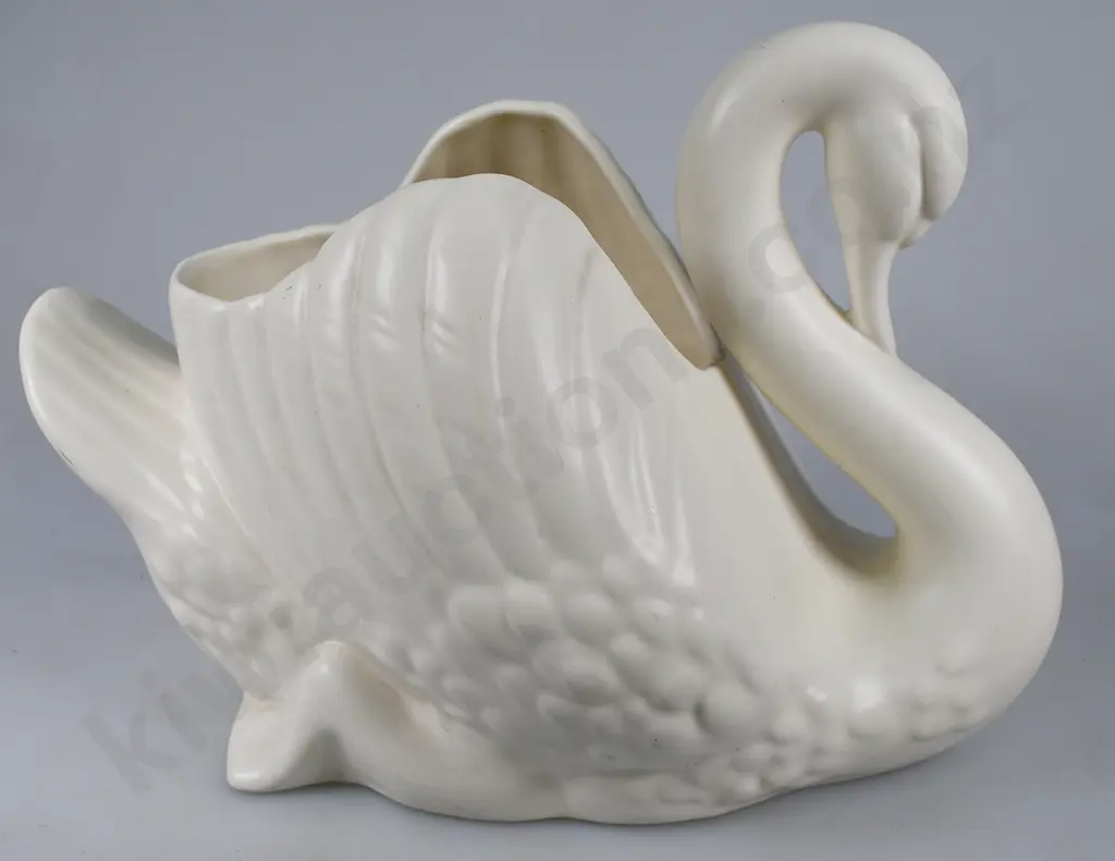 CROWN LYNN LARGE SWAN Image 1++