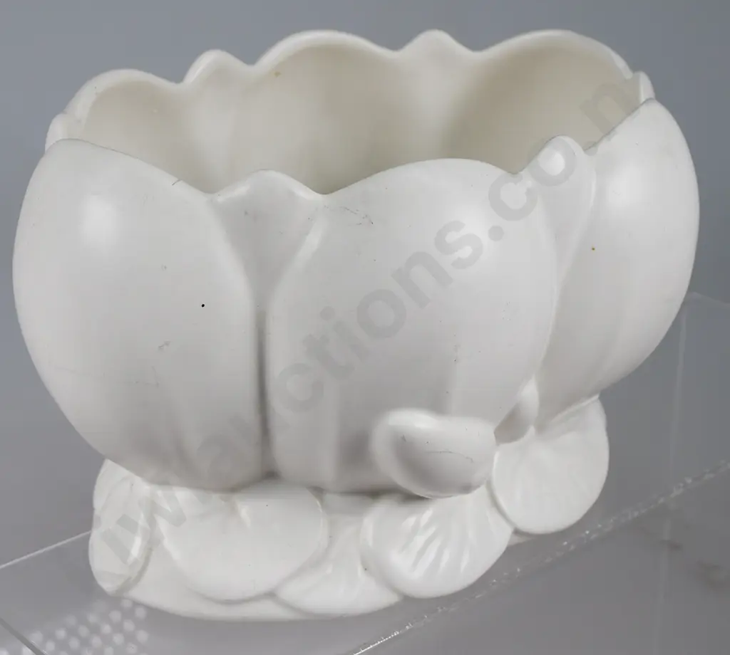 CROWN LYNN LILY LOTUS BOWL Image 1++