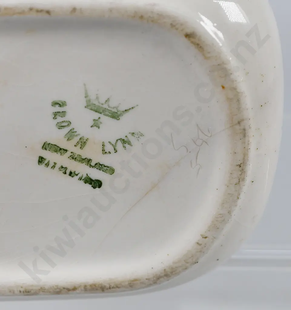 CROWN LYNN McALPINE  FRIDGE JUG Image 1++
