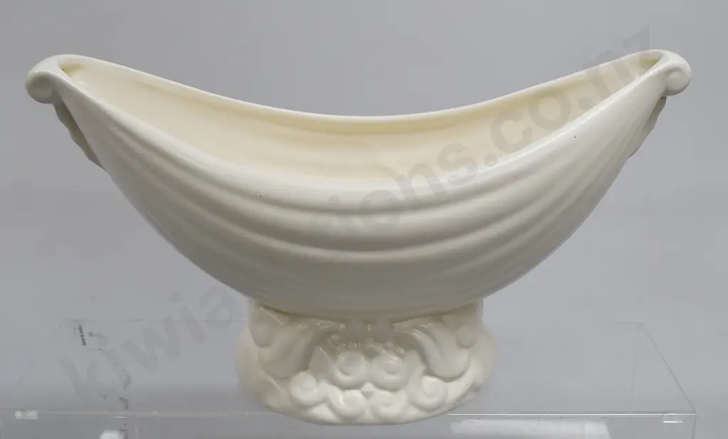 CROWN LYNN MANTLE VASE NUMBER 549 Image 1++