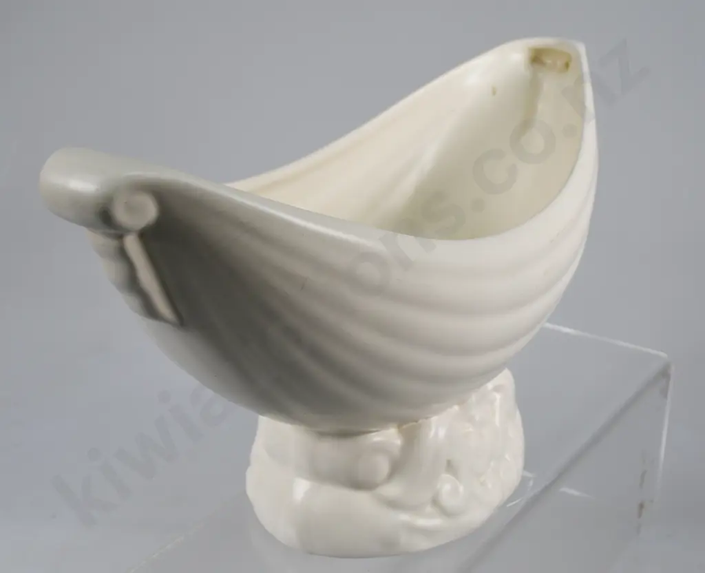 CROWN LYNN MANTLE VASE NUMBER 549 Image 1++