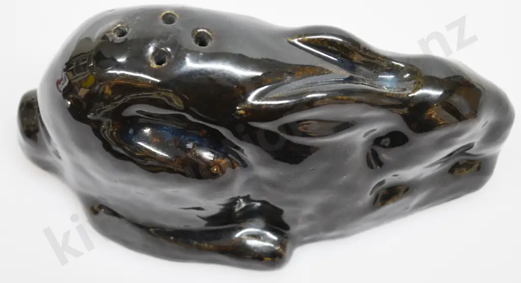 BENHAR RABBIT HAT PIN HOLDER Image 1++