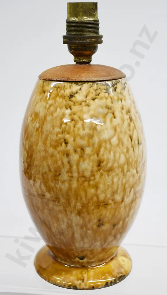 CROWN LYNN AMBRICO TABLE LAMP Image 1++