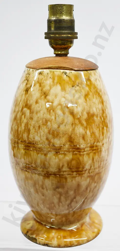 CROWN LYNN AMBRICO TABLE LAMP Image 1++