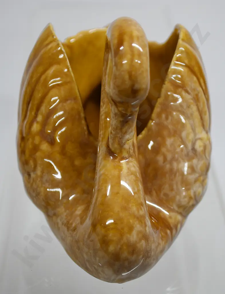 CROWN LYNN AMBRICO TRICKLE GLAZED SWAN Image 1++