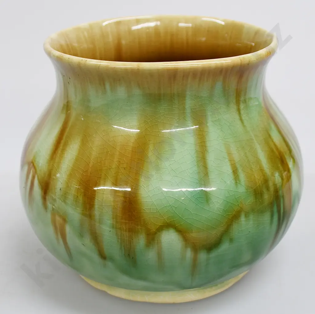 CROWN LYNN AMBRICO VASE NUMBER 10 Image 1++