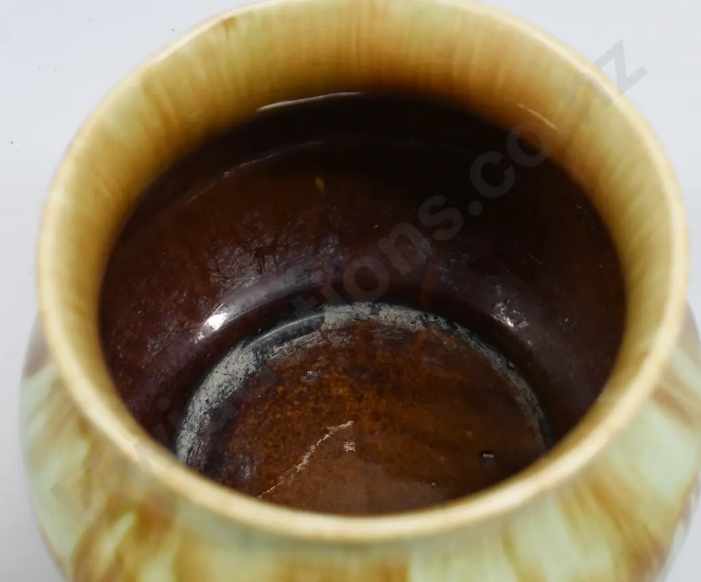 CROWN LYNN AMBRICO VASE NUMBER 10 Image 1++