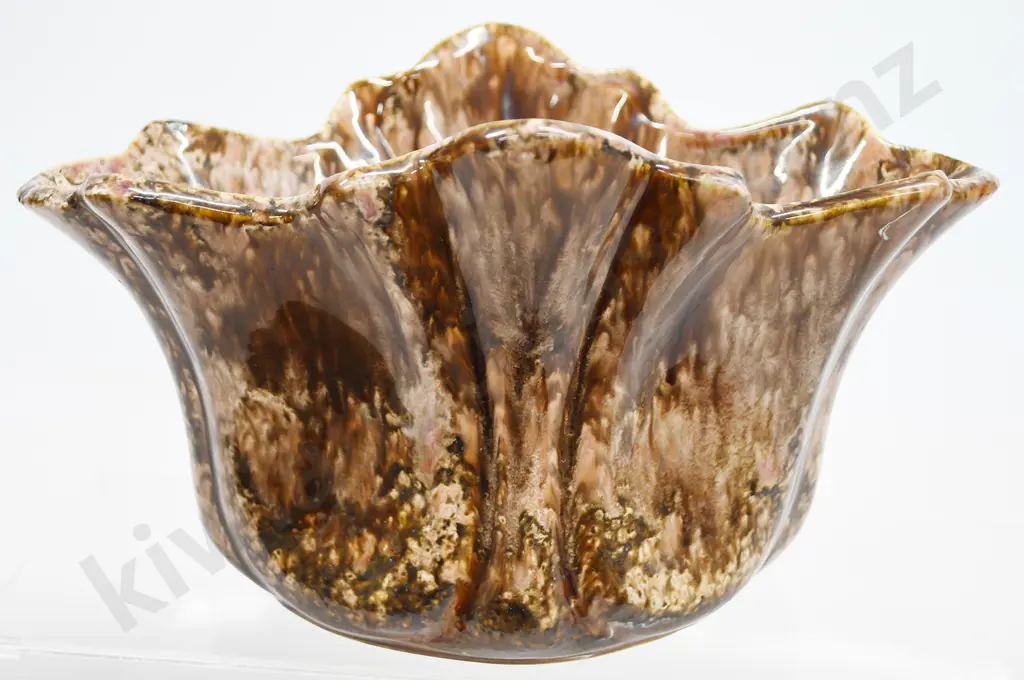 CROWN LYNN FLUTED COW BELL VASE NUMBER 44 Image 1++