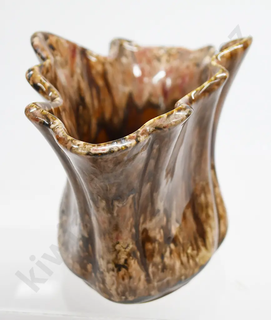 CROWN LYNN FLUTED COW BELL VASE NUMBER 44 Image 1++