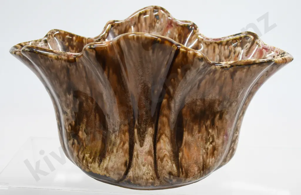 CROWN LYNN FLUTED COW BELL VASE NUMBER 44 Image 1++