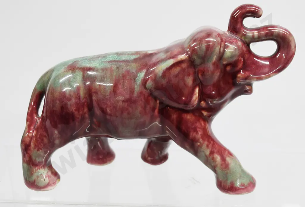 CROWN LYNN ELEPHANT MOTTLED Image 1++