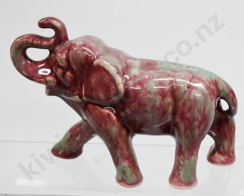 CROWN LYNN ELEPHANT MOTTLED Image 1++