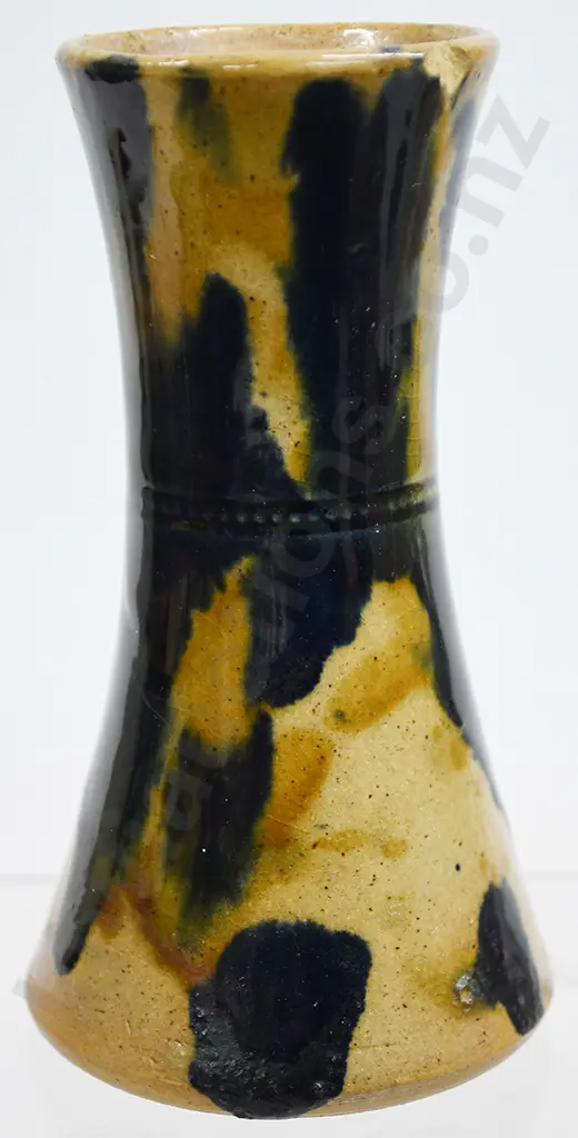 BRIAR GARDNER, CHRISTCHURCH BRICK POTTERY Image 1++