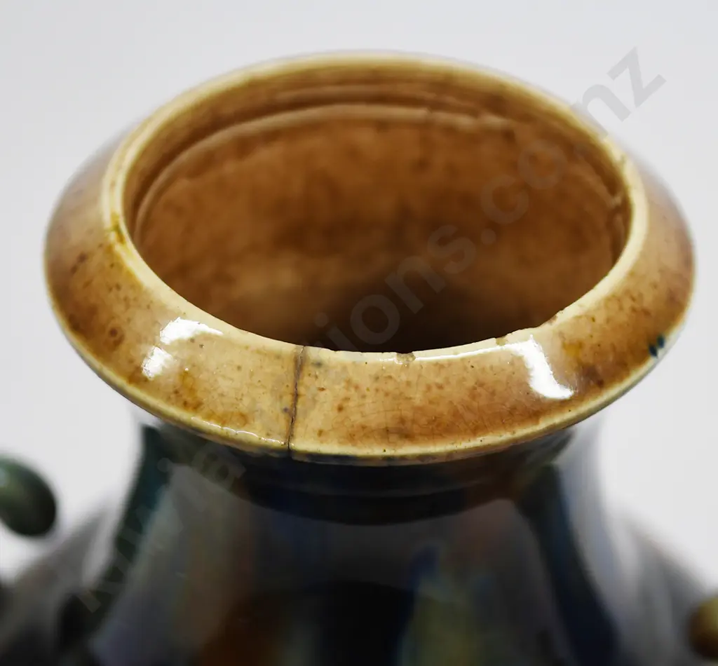 COLONIAL POTTERY VASE Image 1++