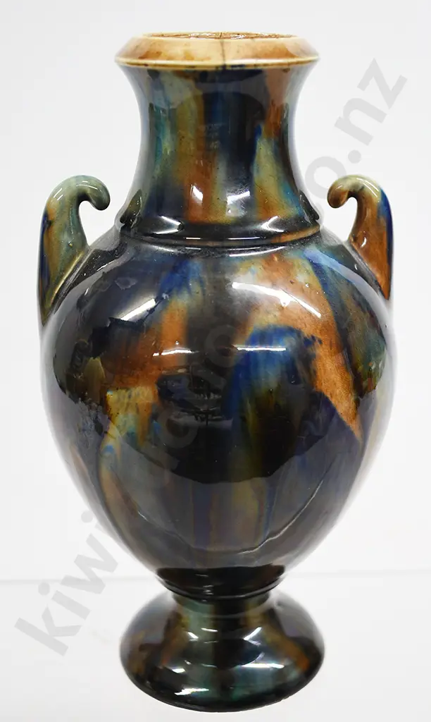 COLONIAL POTTERY VASE Image 1++