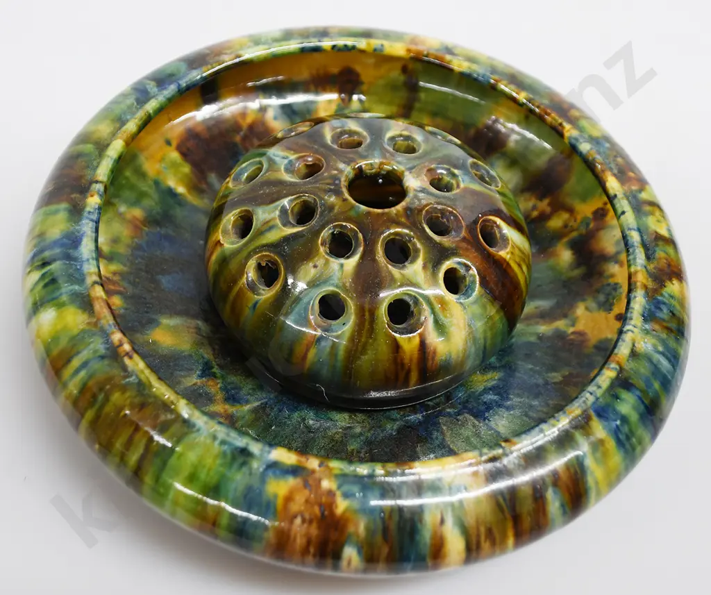 COLONIAL POTTERY MAJOLICA GLAZED BOWL AND FROG Image 1++