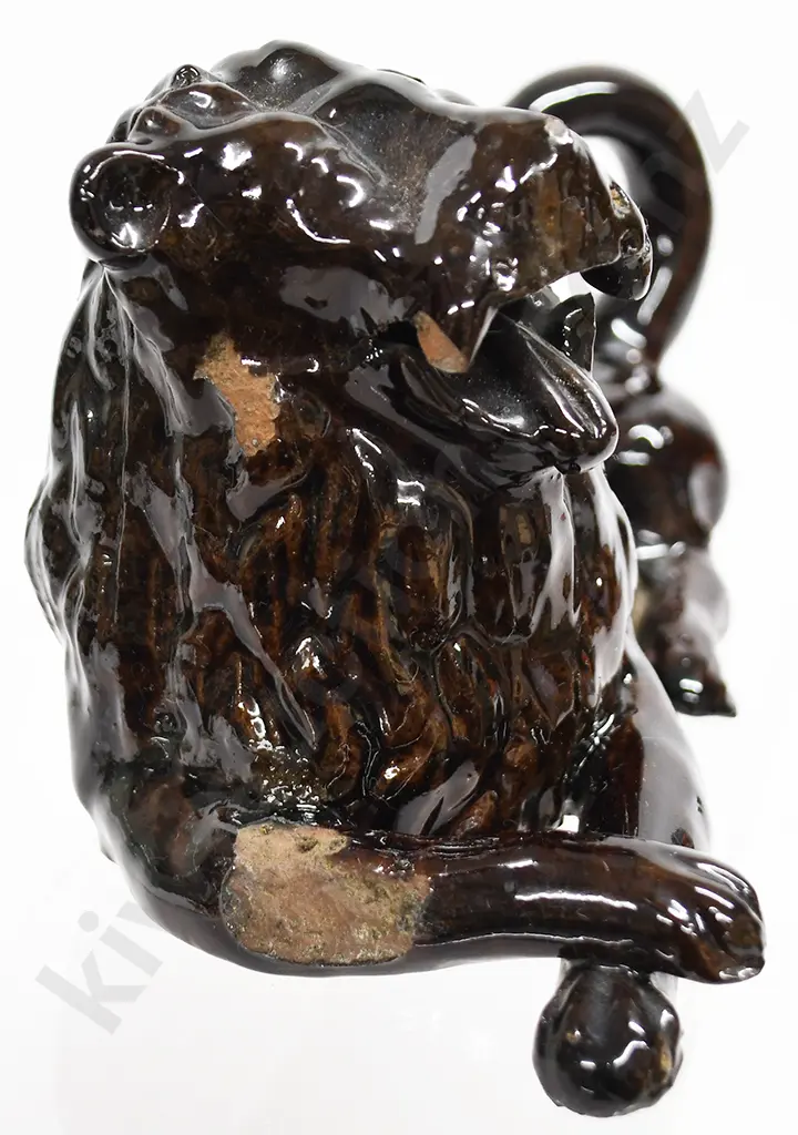 COLONIAL POTTERY SITTING LION Image 1++