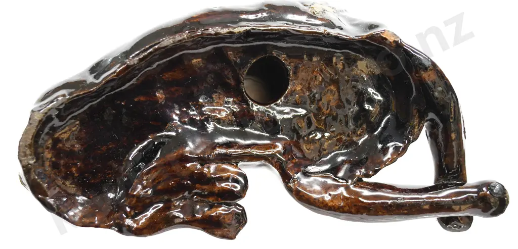 COLONIAL POTTERY SITTING LION Image 1++