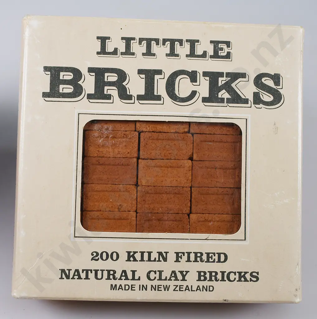 CRUM POTTERY LITTLE BRICKS IN ORIGINAL BOX Image 1++
