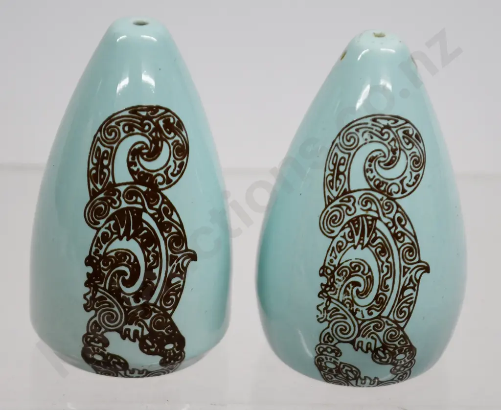 CROWN LYNN AIR NEW ZEALAND SALT & PEPPER, 2 DISHES Image 1++