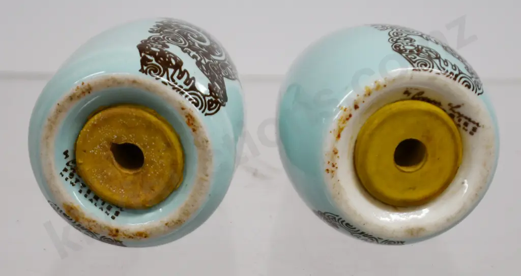 CROWN LYNN AIR NEW ZEALAND SALT & PEPPER, 2 DISHES Image 1++