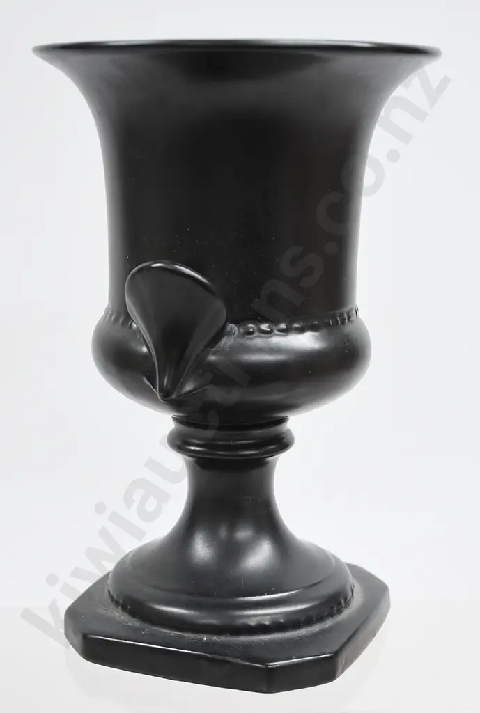 CROWN LYNN FLAT TOP BLACK URN VASE NUMBER 665 Image 1++
