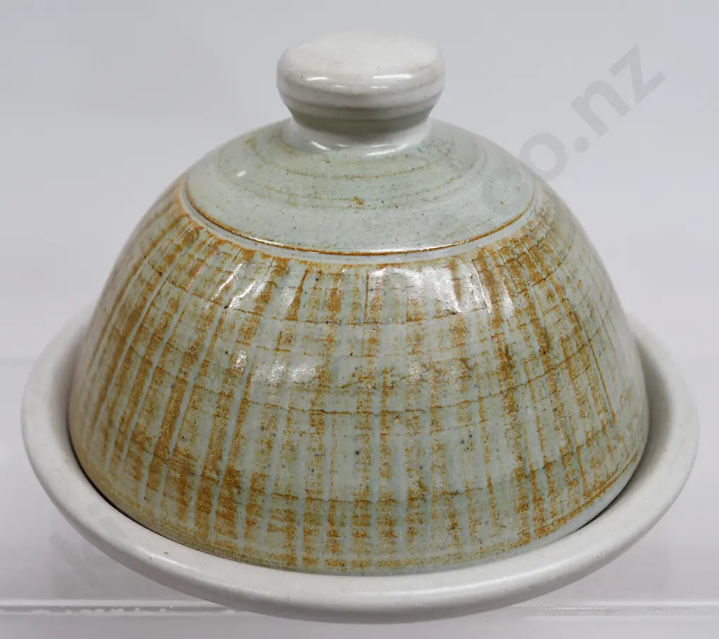HANMER POTTERY COVERED DISHES Image 1++