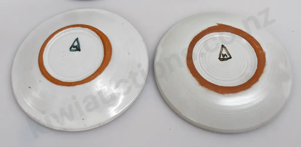 HANMER POTTERY COVERED DISHES Image 1++