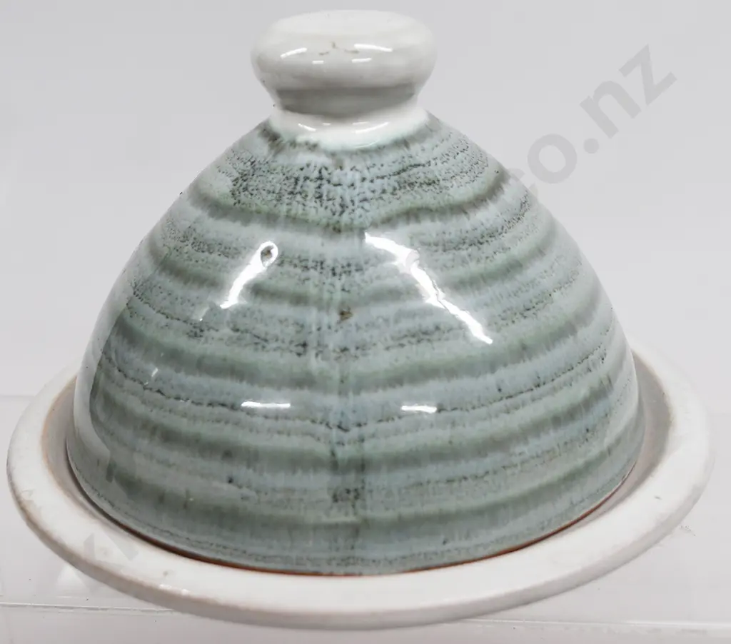 HANMER POTTERY COVERED DISHES Image 1++