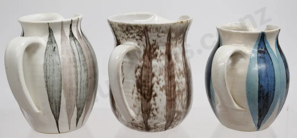 HANMER POTTERY JUGS Image 1++