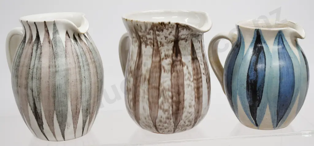 HANMER POTTERY JUGS Image 1++