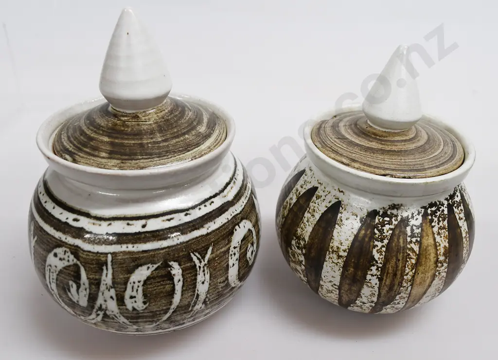 HANMER POTTERY LIDDED POTS Image 1++