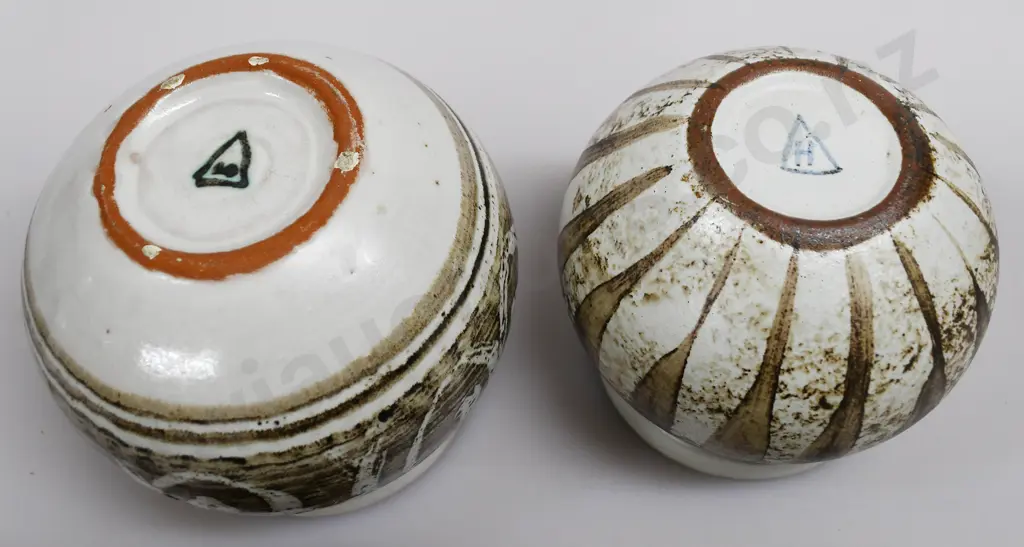 HANMER POTTERY LIDDED POTS Image 1++