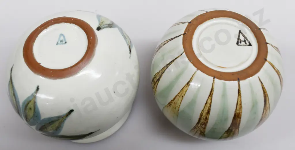 HANMER POTTERY LIDDED POTS Image 1++